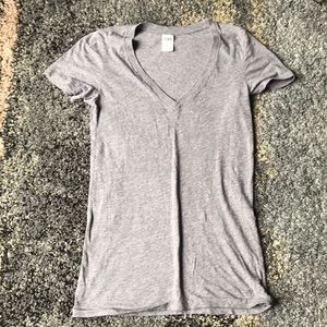 VS PINK basic grey v-neck tee